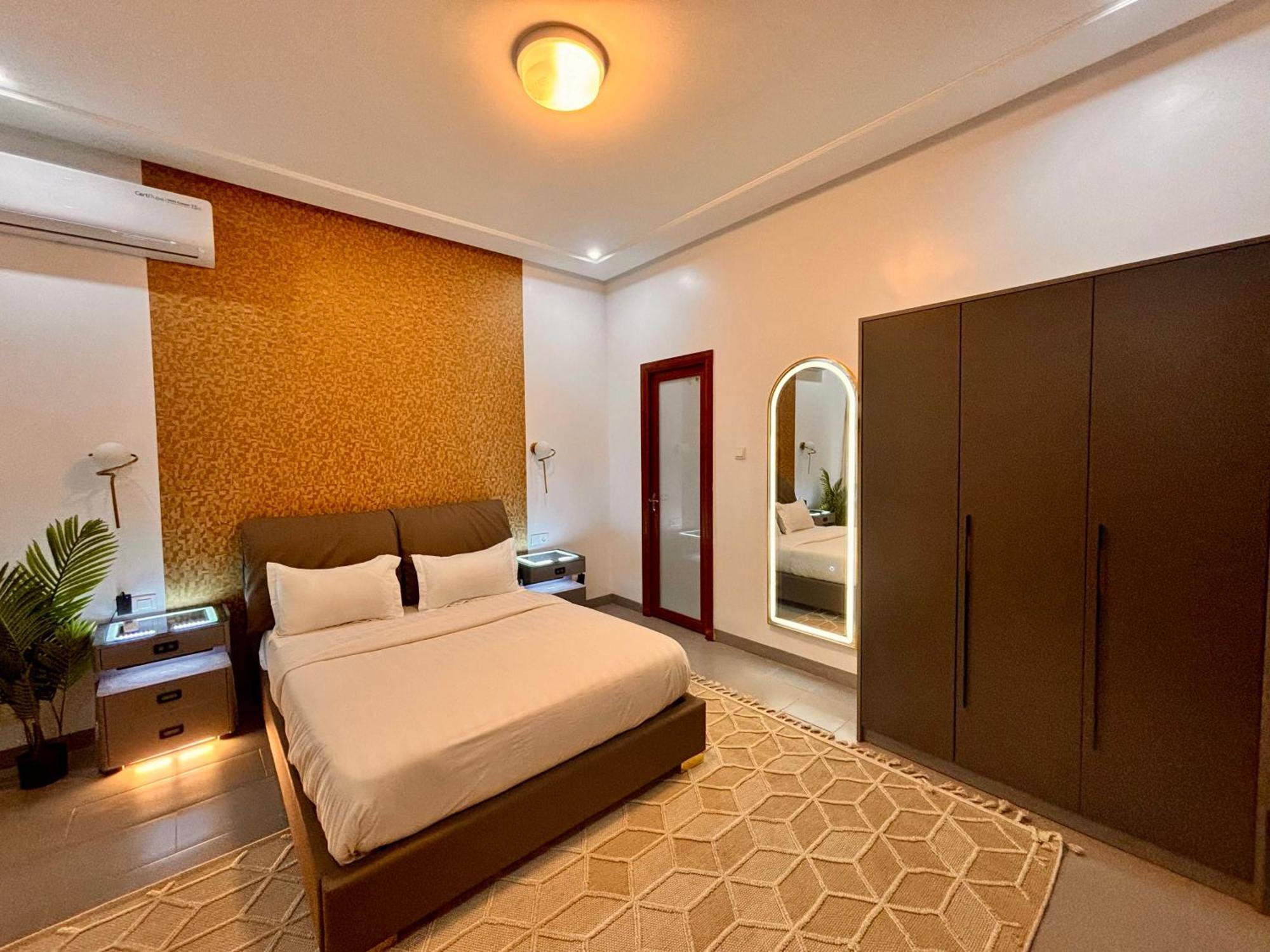 Lighthouse Signature Suites Дакар Экстерьер фото